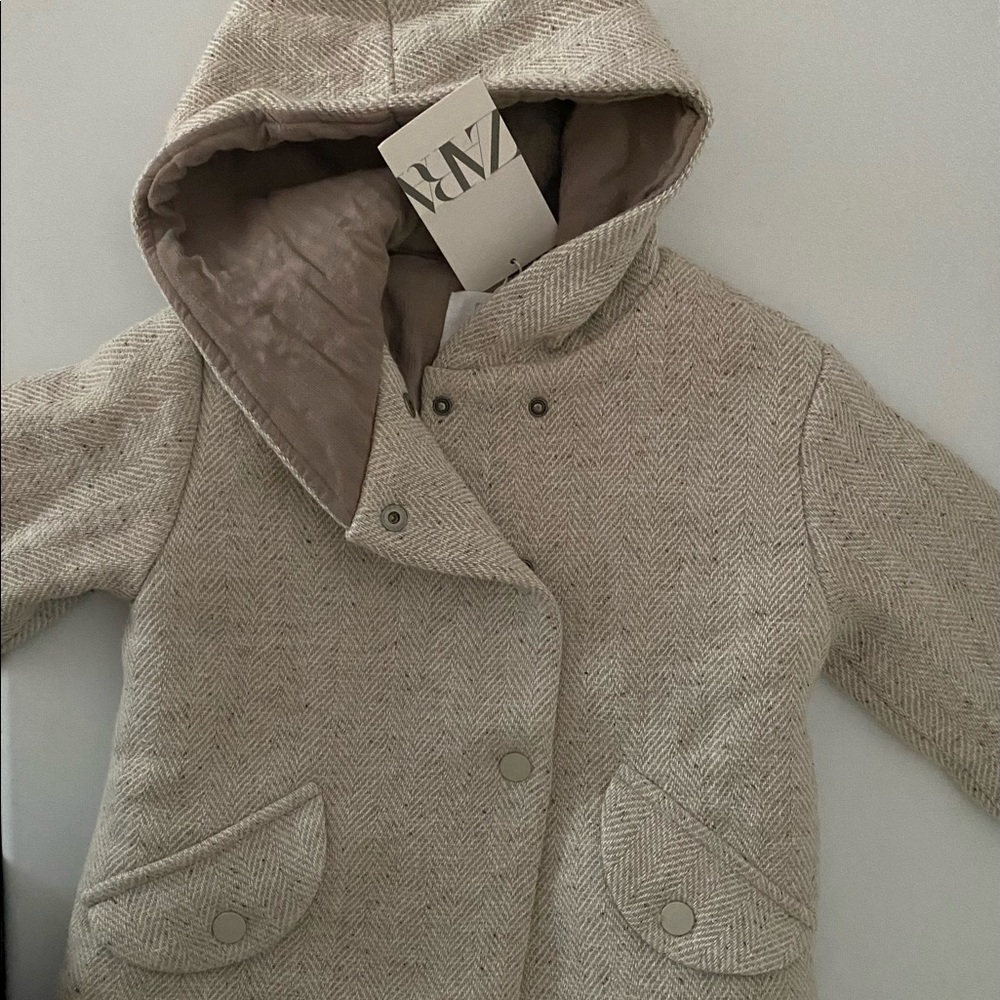 Never worn, new with tags! Zara kids jacket! Size 2-3